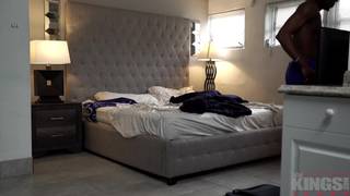 Natalie Porkman baise son oncle noir Natalie Porkman baise son oncle noir