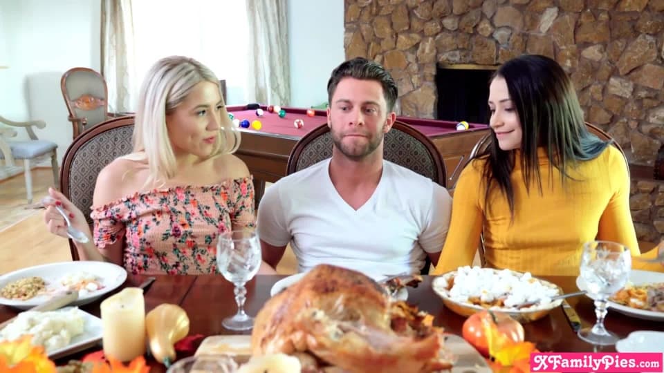 Demi-sœurs veulent une bite pour Thanksgiving