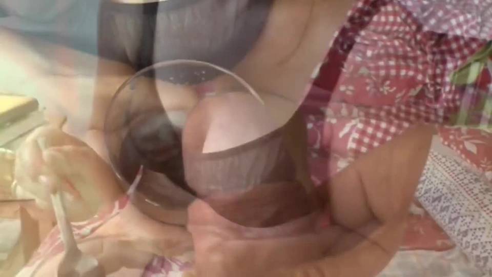 Compilation de pipe et éjac d'un couple amat mature