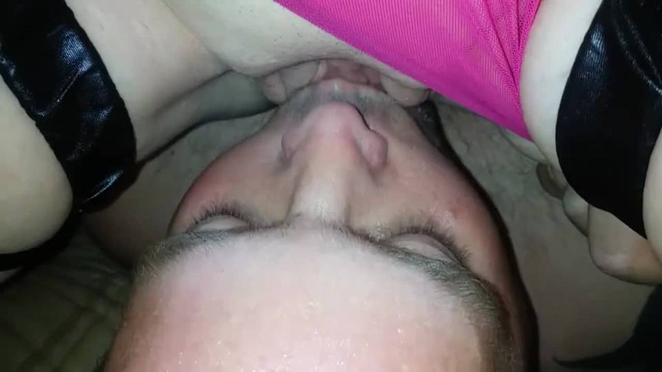 Jacques se fait pisser dans la bouche