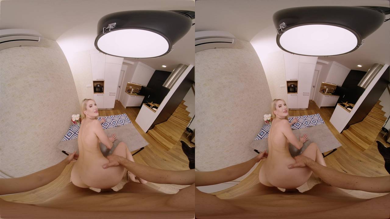 Vanessa Hillz se fait niquer en VR